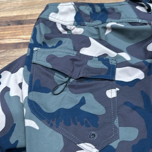 Volcom Men’s Camo Boardshort Never Worn Men’s ! 4 way stretch size 29 Cool - Picture 8 of 8